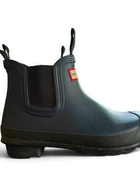 Hunter Original Chelsea Rubber Ankle Rain Boots, Navy Blue,Women’s Size 6